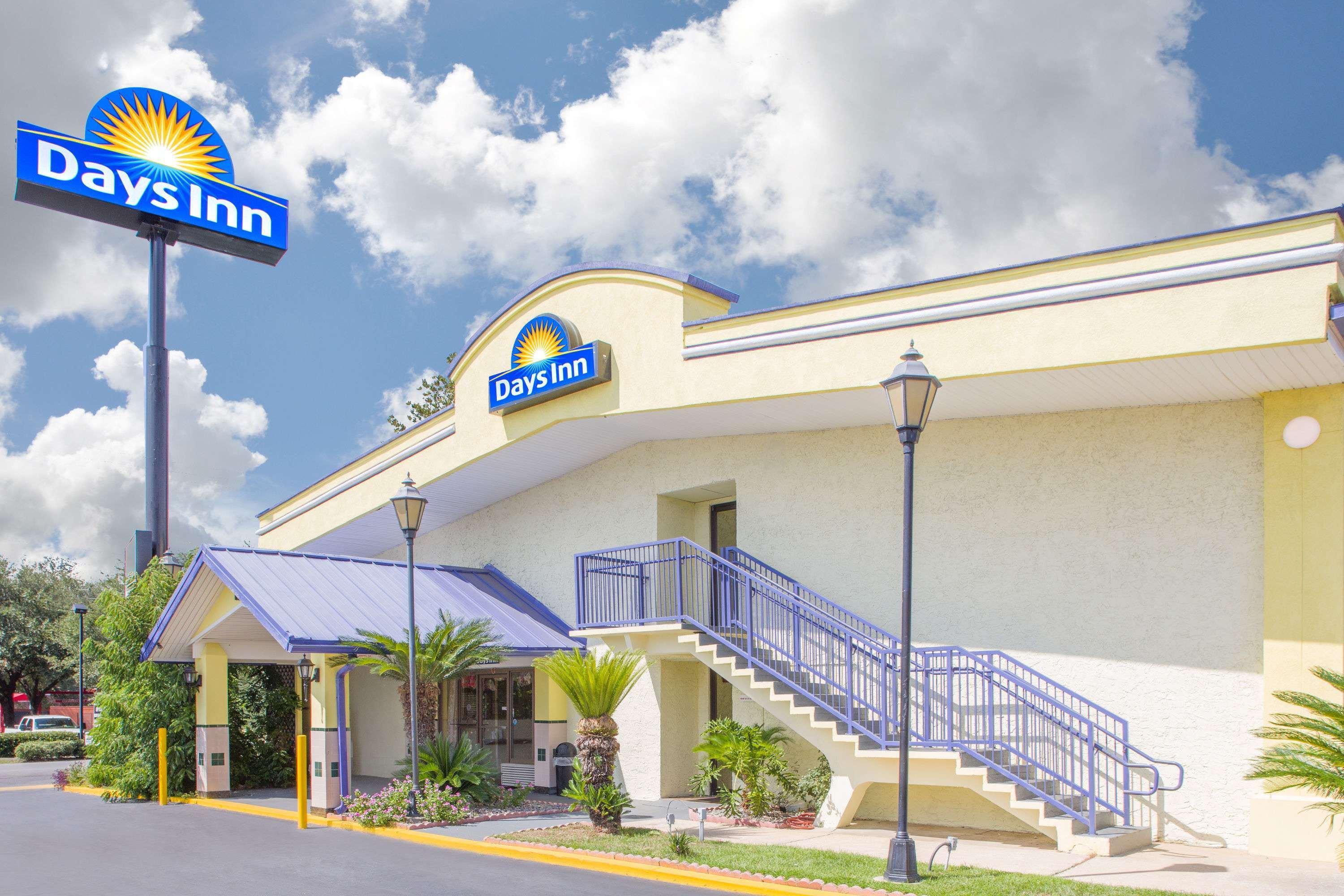 Days Inn By Wyndham Tallahassee University Center Exterior photo